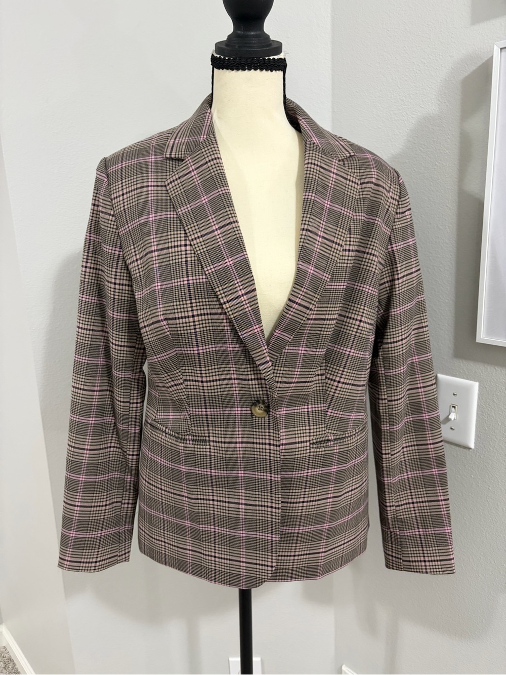 Tailored Plaid Single-Button Blazer in Brown with Pink Windowpane